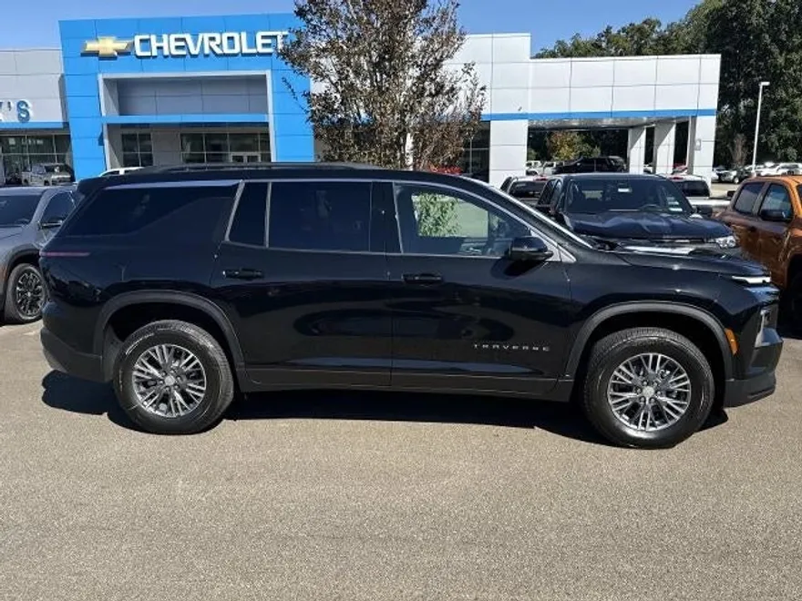 2026 Chevrolet Traverse 1LT photo 1