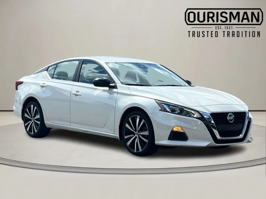 2022 Nissan Altima 2.5 SR photo 1