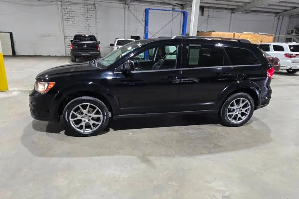 2015 Dodge Journey R/T photo 1