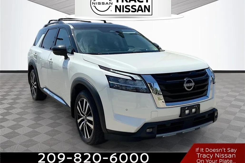 2024 Nissan Pathfinder Platinum photo 1