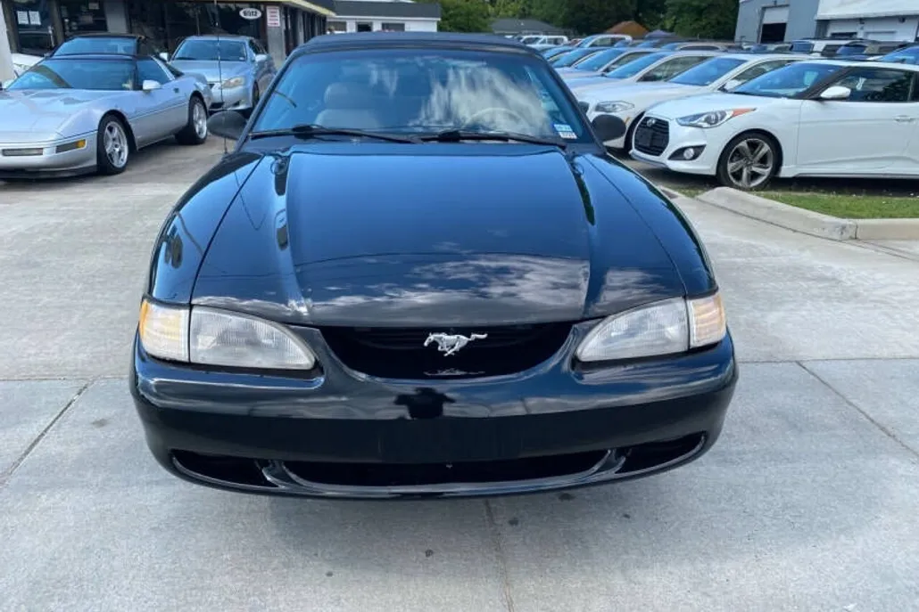 1995 Ford Mustang GT photo 1