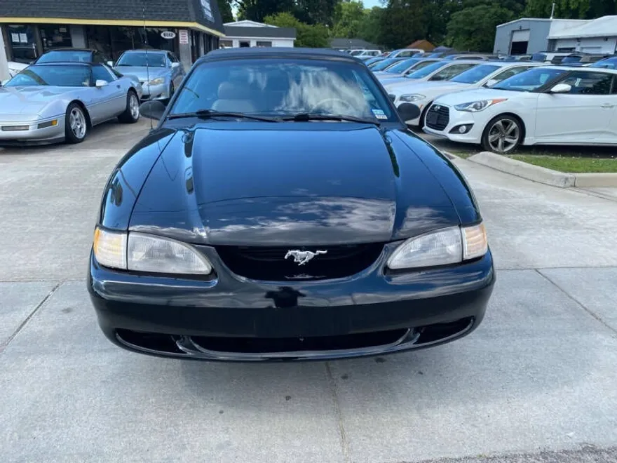 1995 Ford Mustang GT photo 1