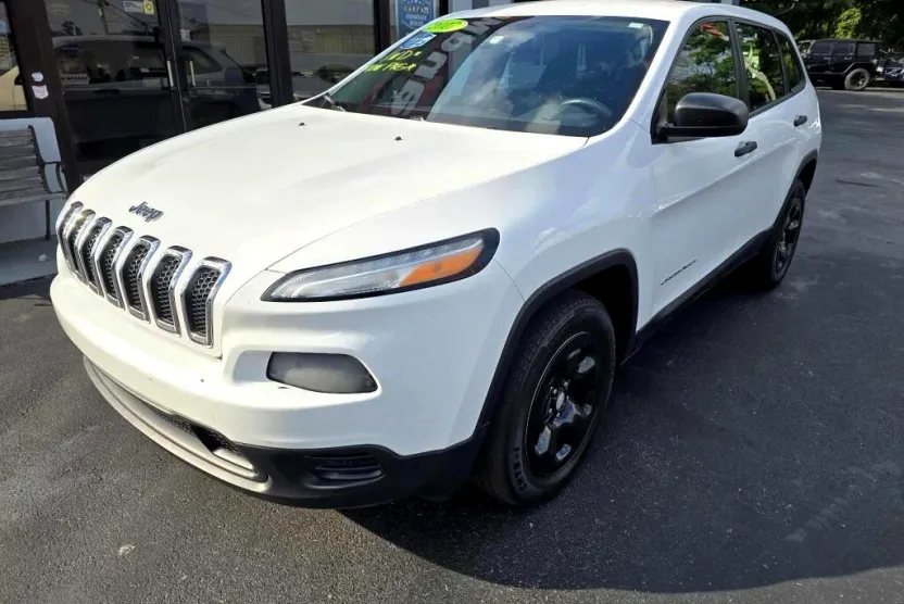 2017 Jeep Cherokee Sport photo 1
