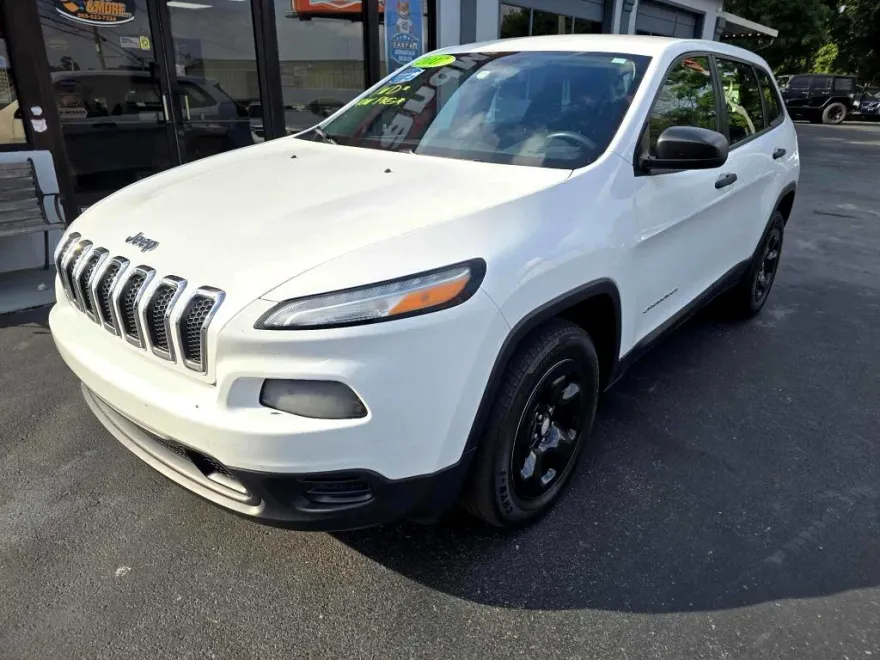 2017 Jeep Cherokee Sport photo 1