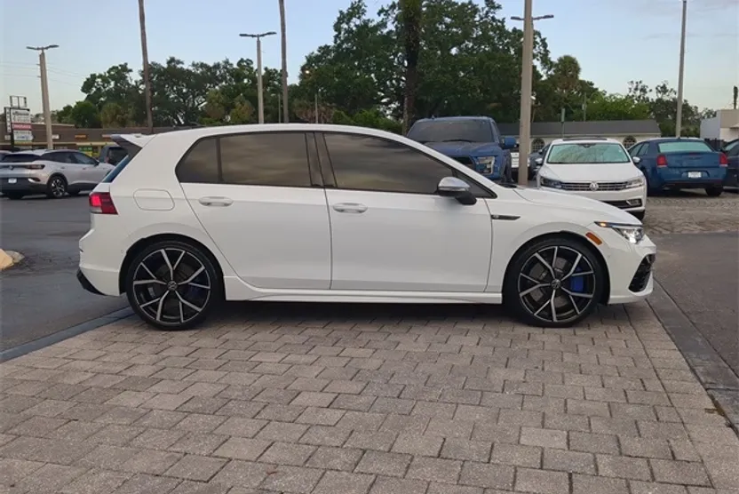 2022 Volkswagen Golf R photo 1