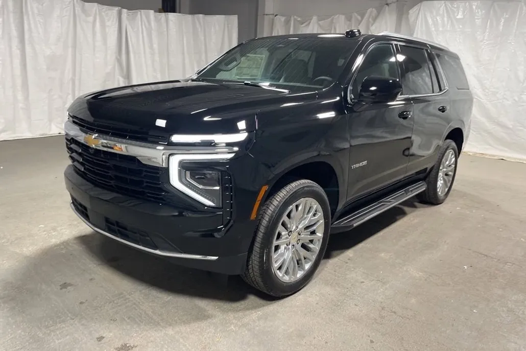 2025 Chevrolet Tahoe LS photo 1