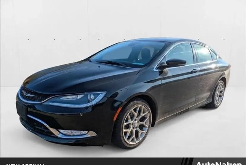 2015 Chrysler 200 C photo 1