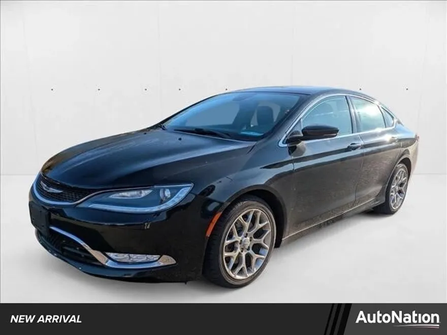 2015 Chrysler 200 C photo 1