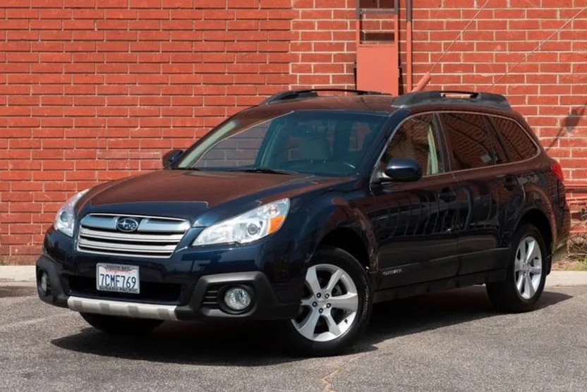 2014 Subaru Outback 2.5i Limited photo 1