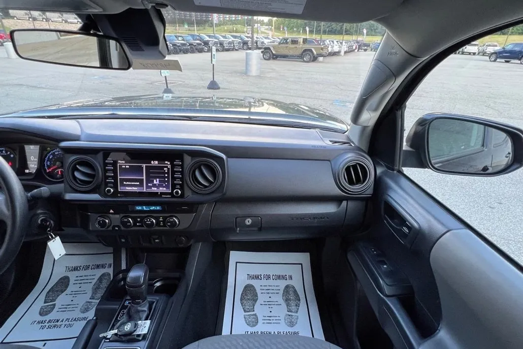 2023 Toyota Tacoma SR V6 photo 1