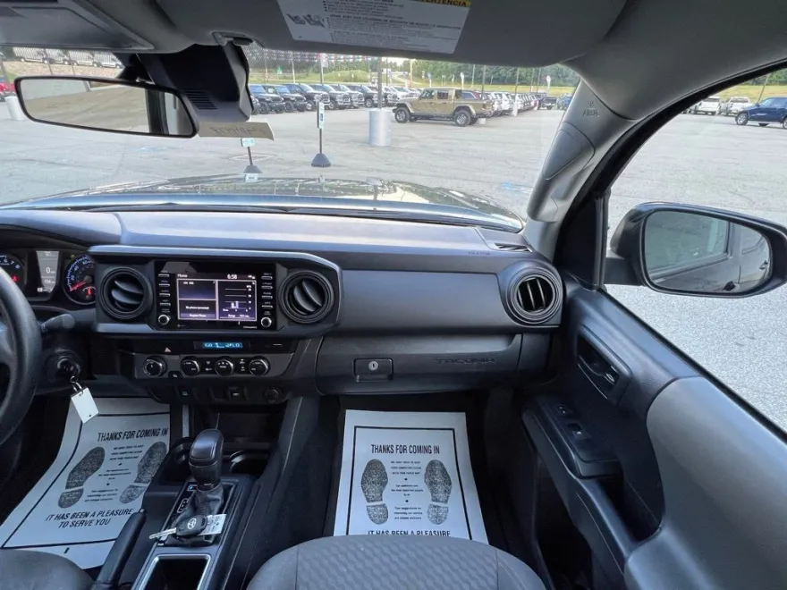 2023 Toyota Tacoma SR V6 photo 1