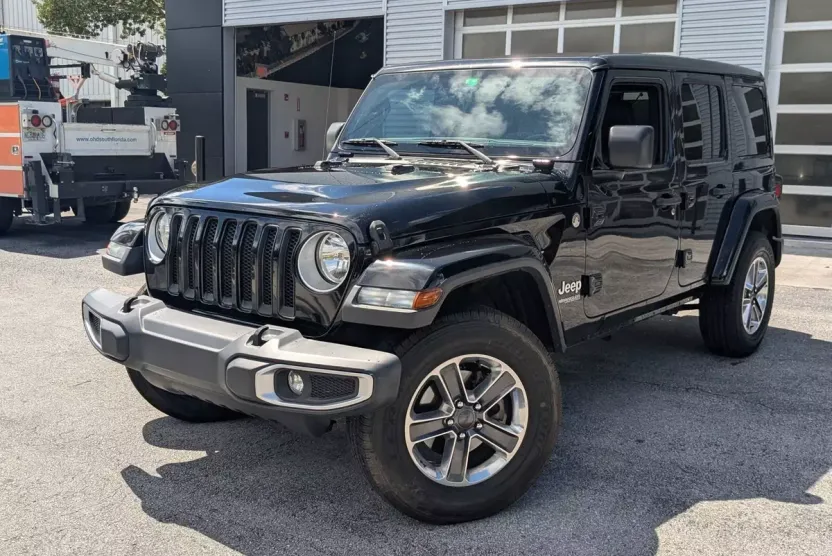 2020 Jeep Wrangler Unlimited Sahara photo 1
