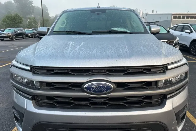 2024 Ford Expedition MAX XLT photo 1