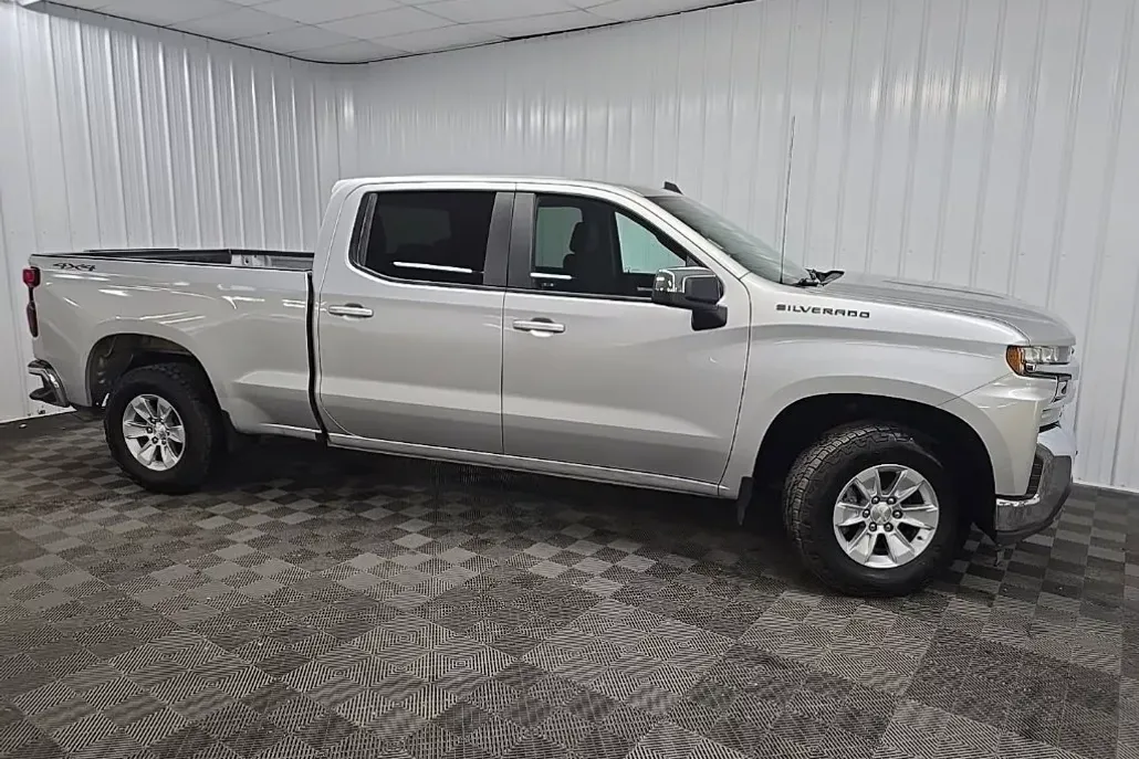 2019 Chevrolet Silverado 1500 LT photo 1