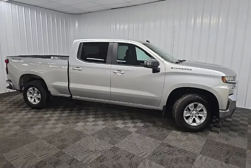 2019 Chevrolet Silverado 1500 LT photo 1