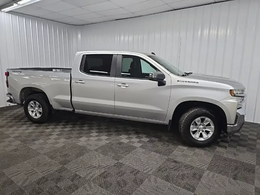 2019 Chevrolet Silverado 1500 LT photo 1
