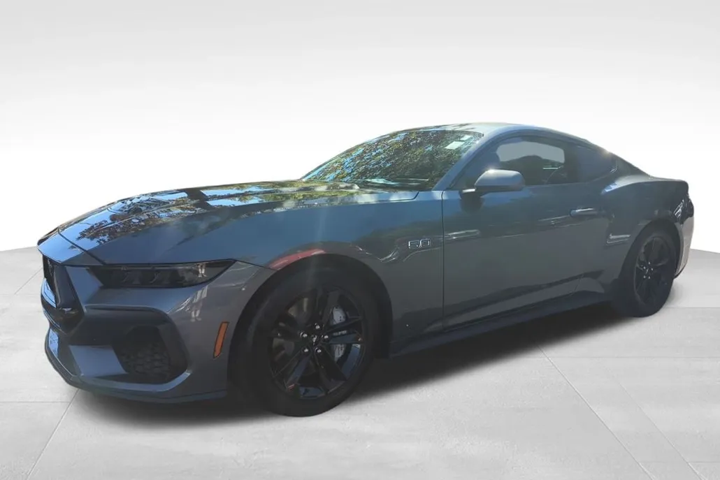 2025 Ford Mustang GT photo 1