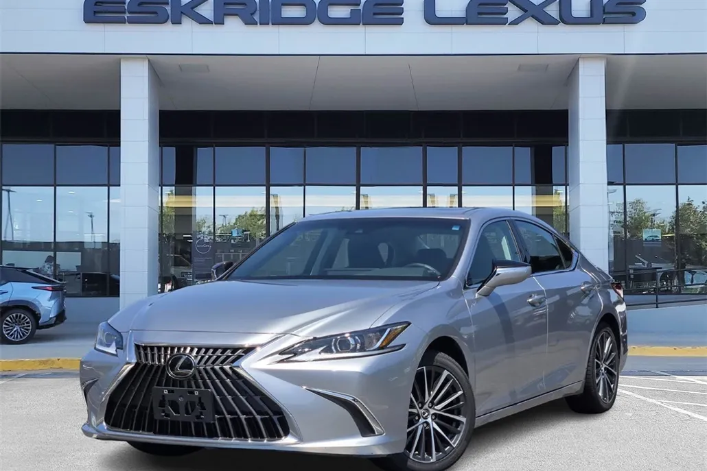 2023 Lexus ES 300h photo 1