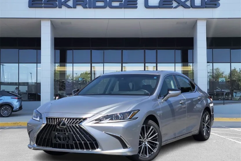 2023 Lexus ES 300h photo 1