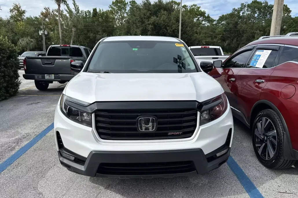 2023 Honda Ridgeline Sport photo 1