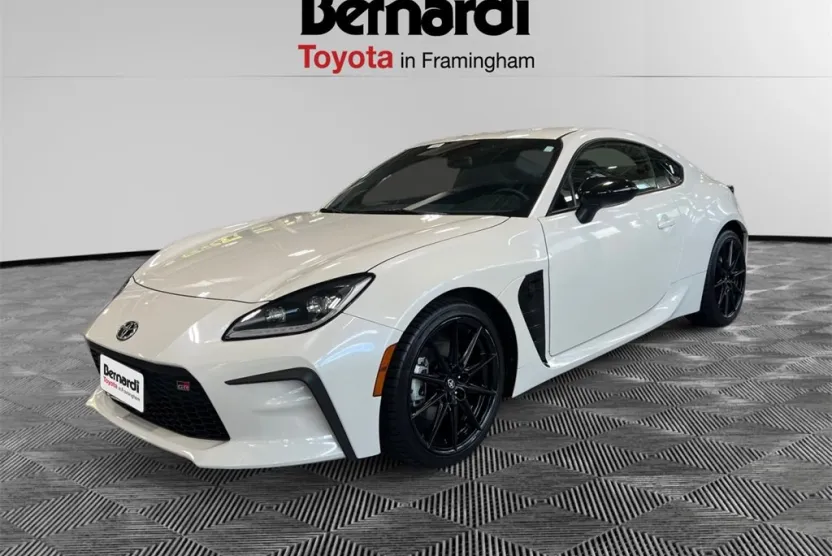2024 Toyota GR86 Premium photo 1
