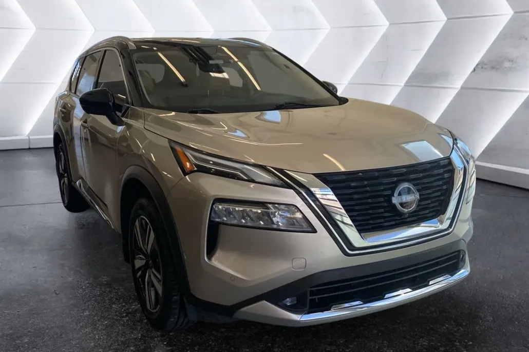 2022 Nissan Rogue Platinum photo 1