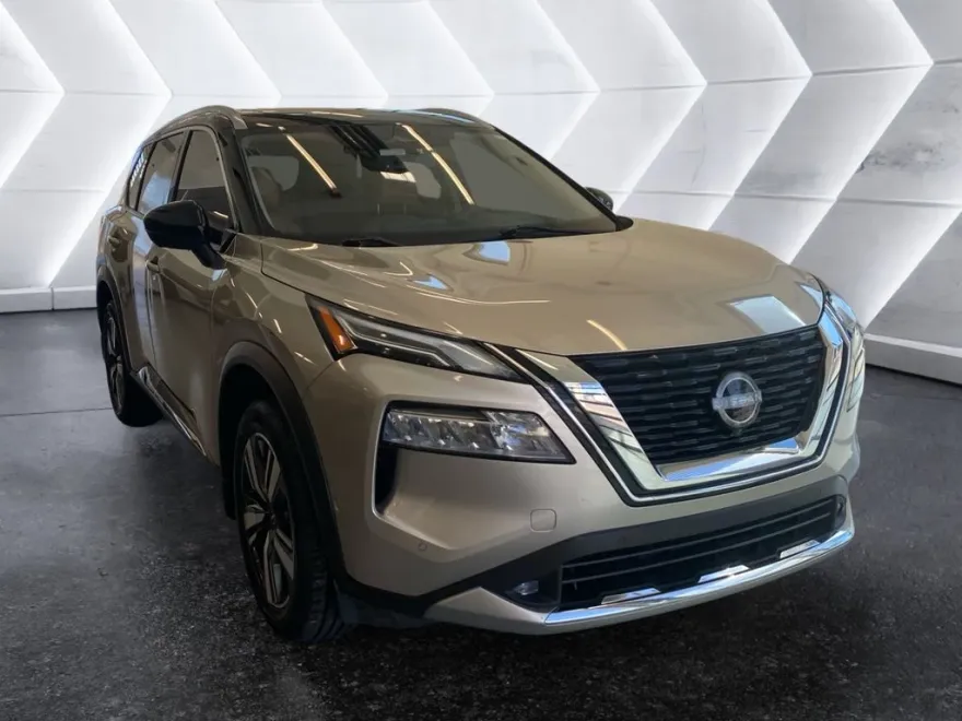 2022 Nissan Rogue Platinum photo 1