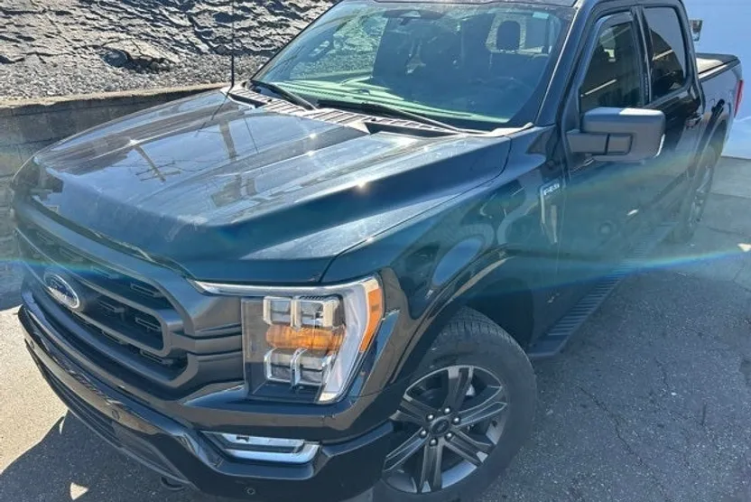 2023 Ford F-150 XLT photo 1
