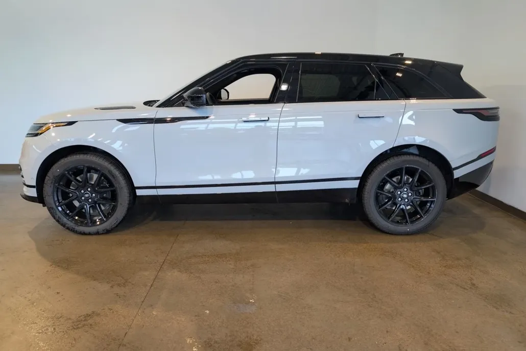 2026 Land Rover Range Rover Velar SE photo 1