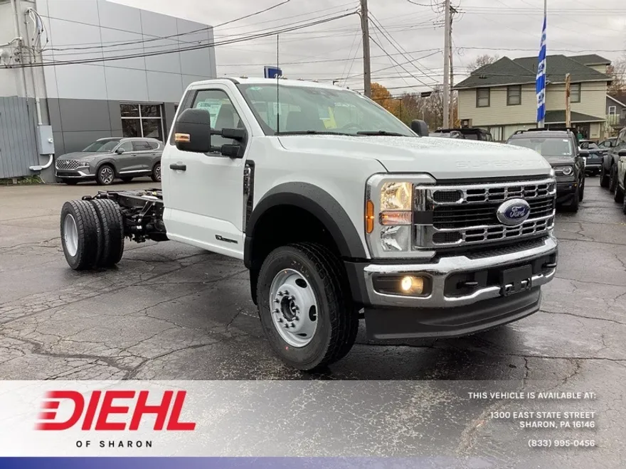 2024 Ford F-600 photo 1