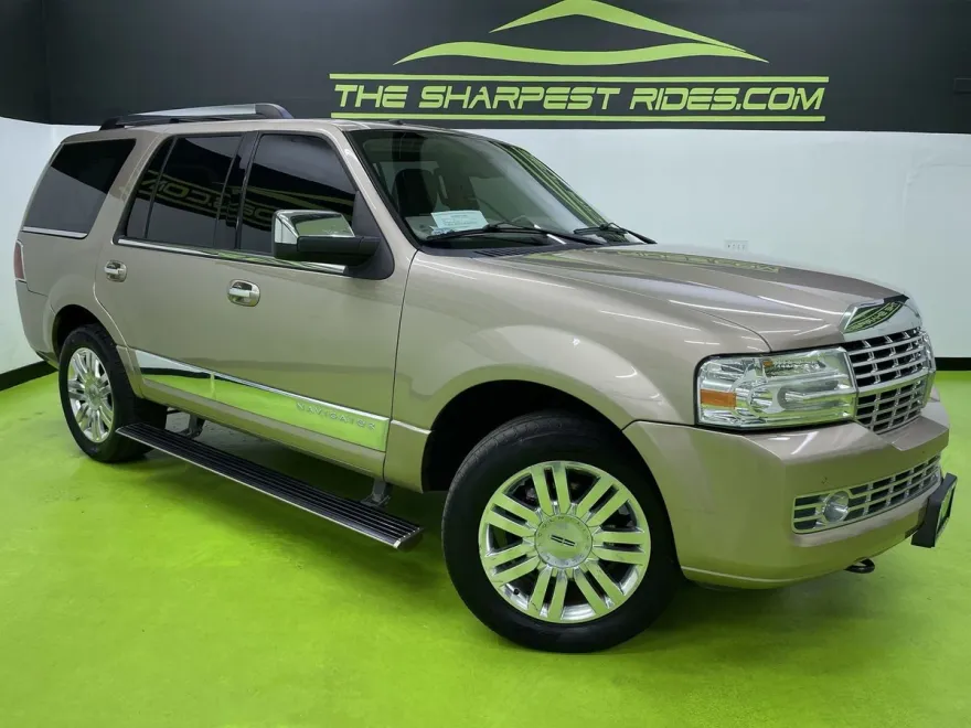 2014 Lincoln Navigator L photo 1