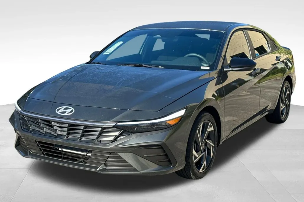 2025 Hyundai Elantra SEL Sport photo 1