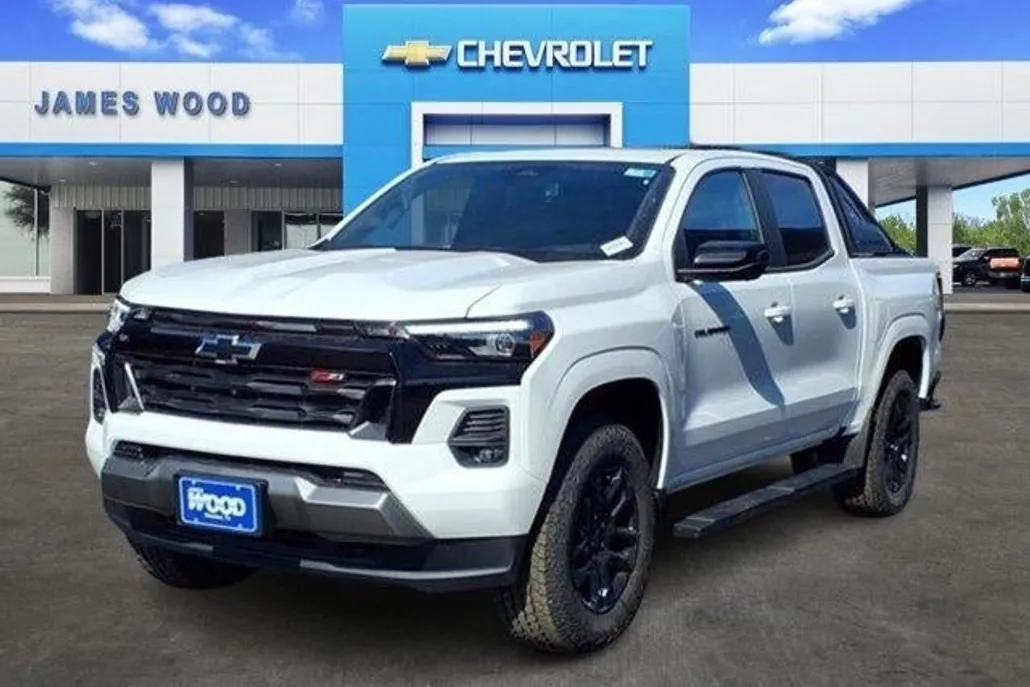 2025 Chevrolet Colorado Z71 photo 1