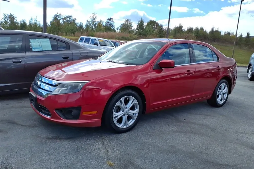 2012 Ford Fusion SE photo 1