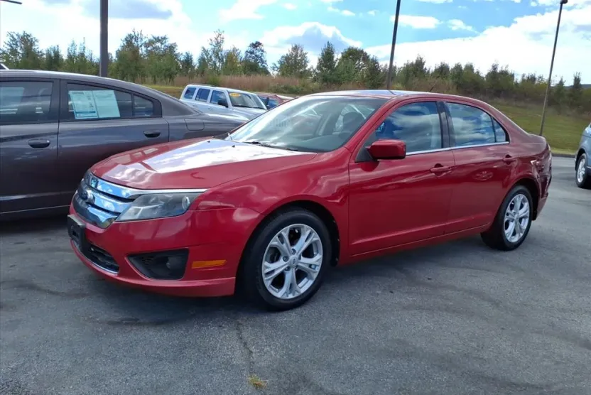 2012 Ford Fusion SE photo 1