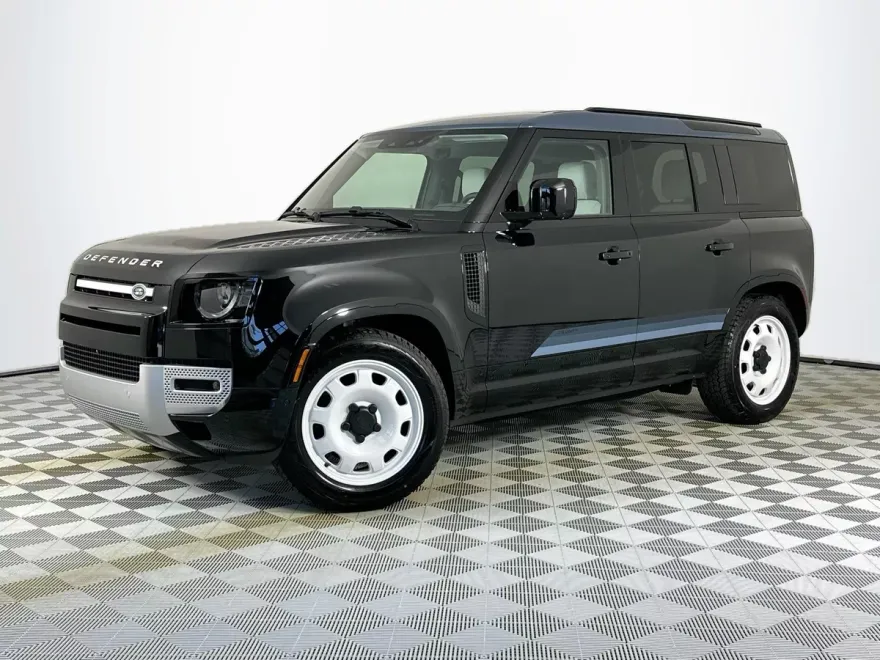 2025 Land Rover Defender 110 S photo 1