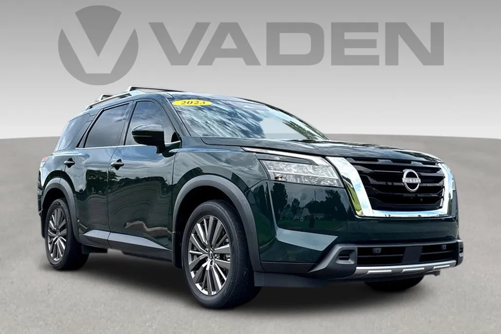 2023 Nissan Pathfinder SL photo 1