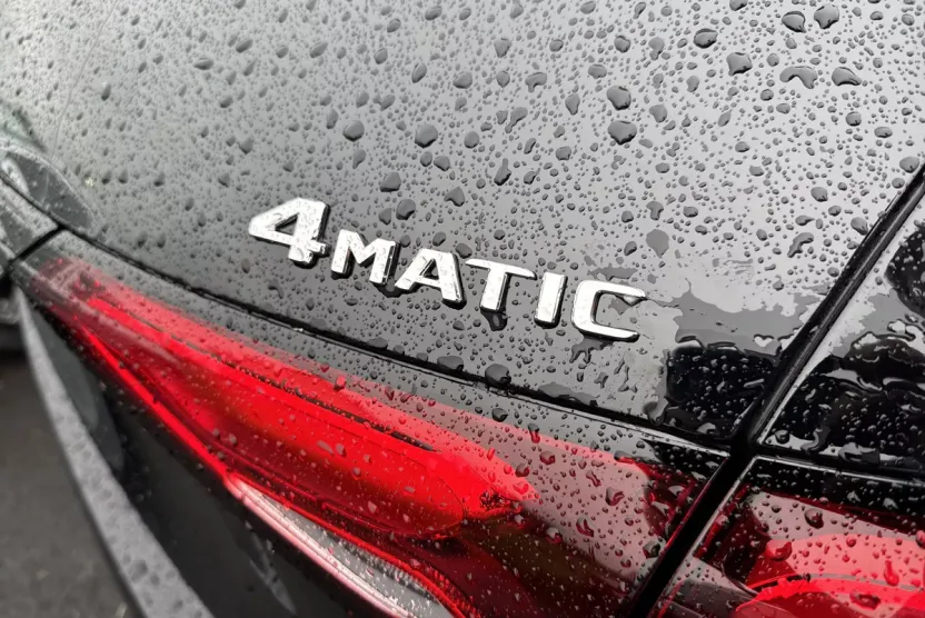 2025 Mercedes Benz GLC 300 4MATIC photo 1