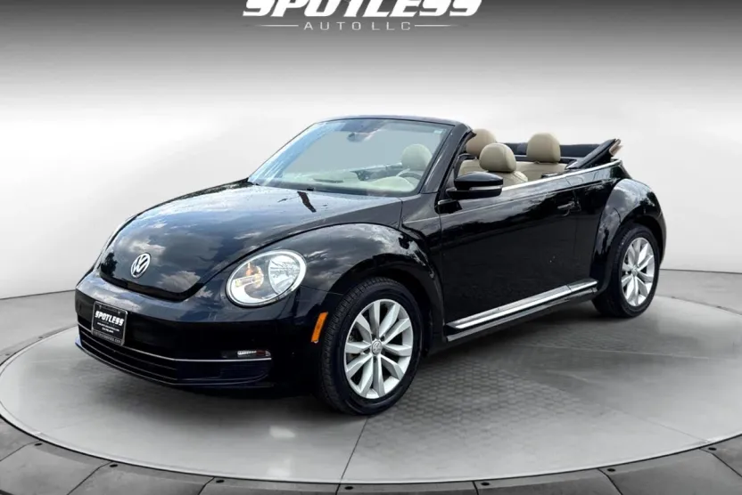 2013 Volkswagen Beetle TDI Convertible photo 1