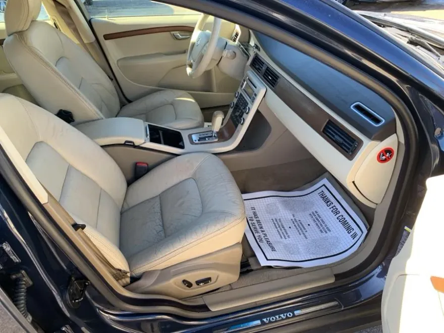2010 Volvo XC70 photo 9