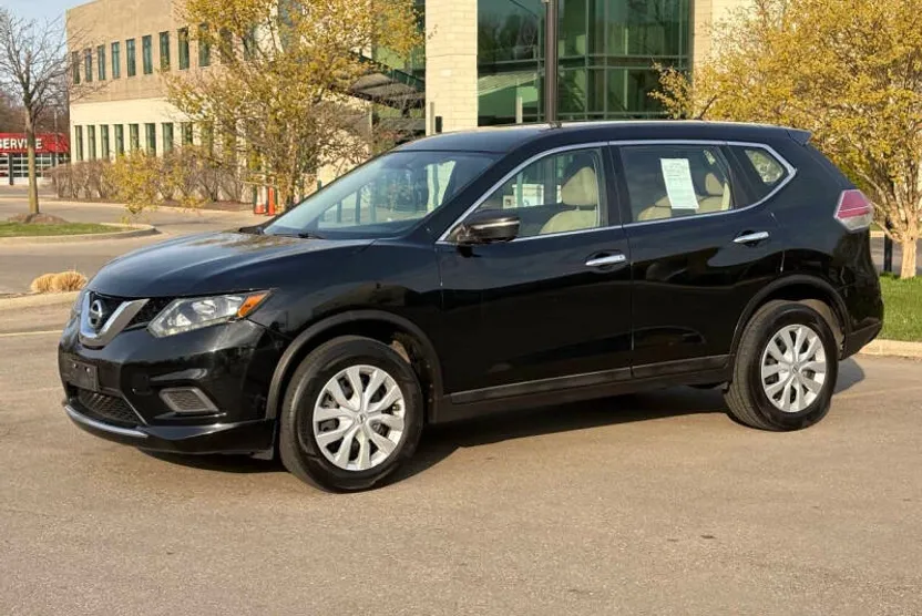 2014 Nissan Rogue S photo 1