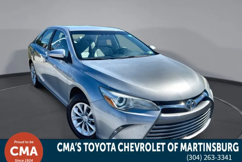 2017 Toyota Camry LE photo 1