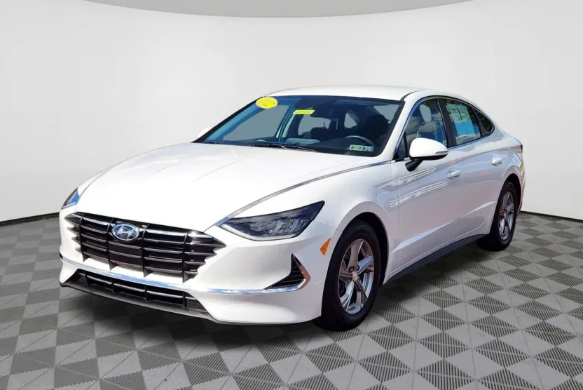 2022 Hyundai Sonata SE photo 1