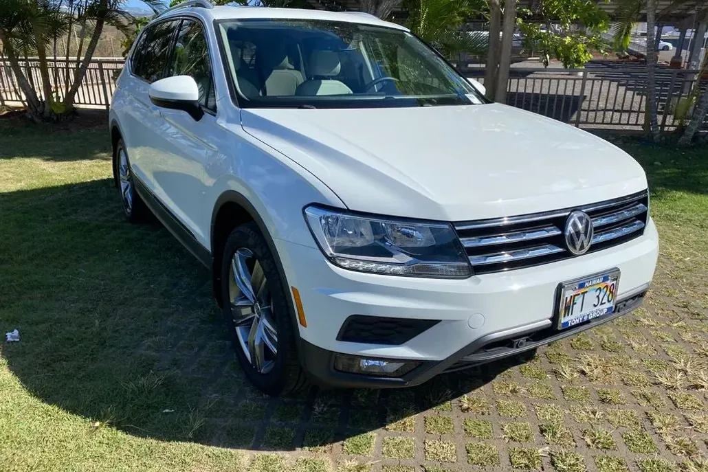 2021 Volkswagen Tiguan R-Line Black SEL photo 1