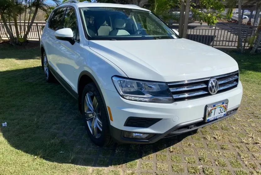 2021 Volkswagen Tiguan R-Line Black SEL photo 1