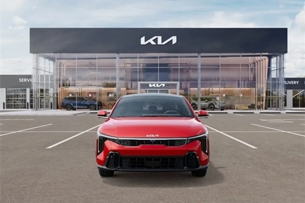 2025 Kia K4 GT-Line Turbo photo 1