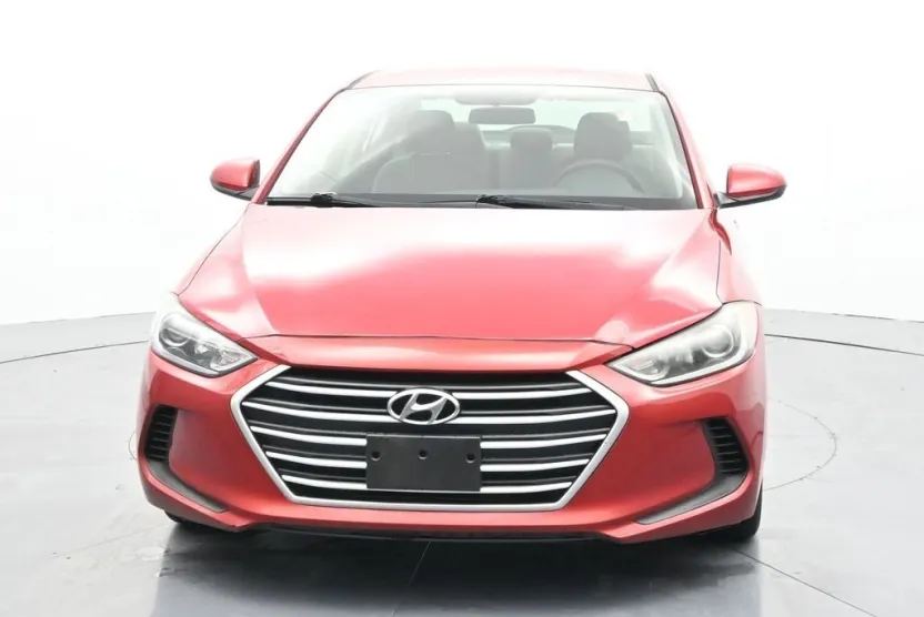2018 Hyundai Elantra SEL photo 1
