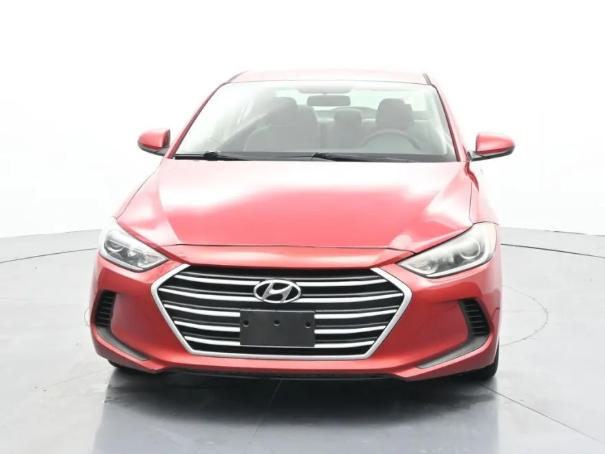 2018 Hyundai Elantra SEL photo 1