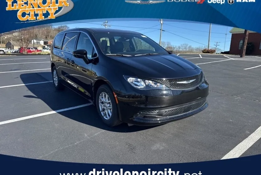 2025 Chrysler Voyager LX photo 1