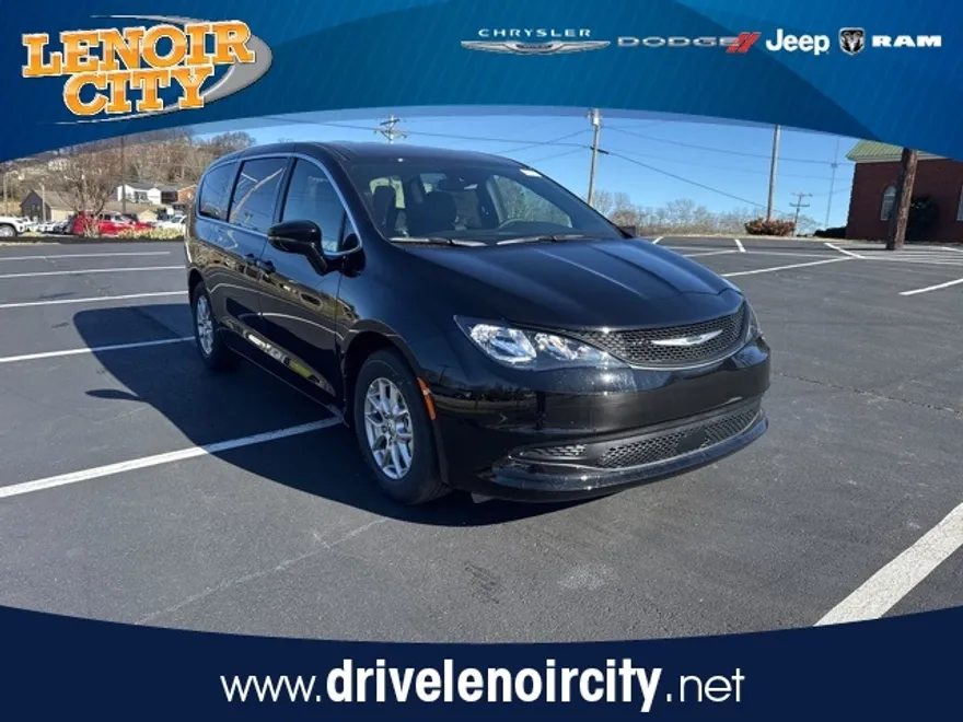 2025 Chrysler Voyager L photo 1
